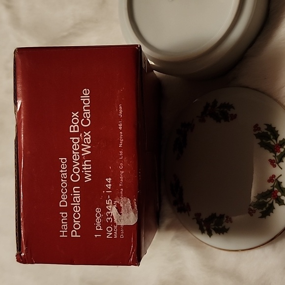 HAND DECORATED PORCELINE COVERED BOX - Picture 4 of 4